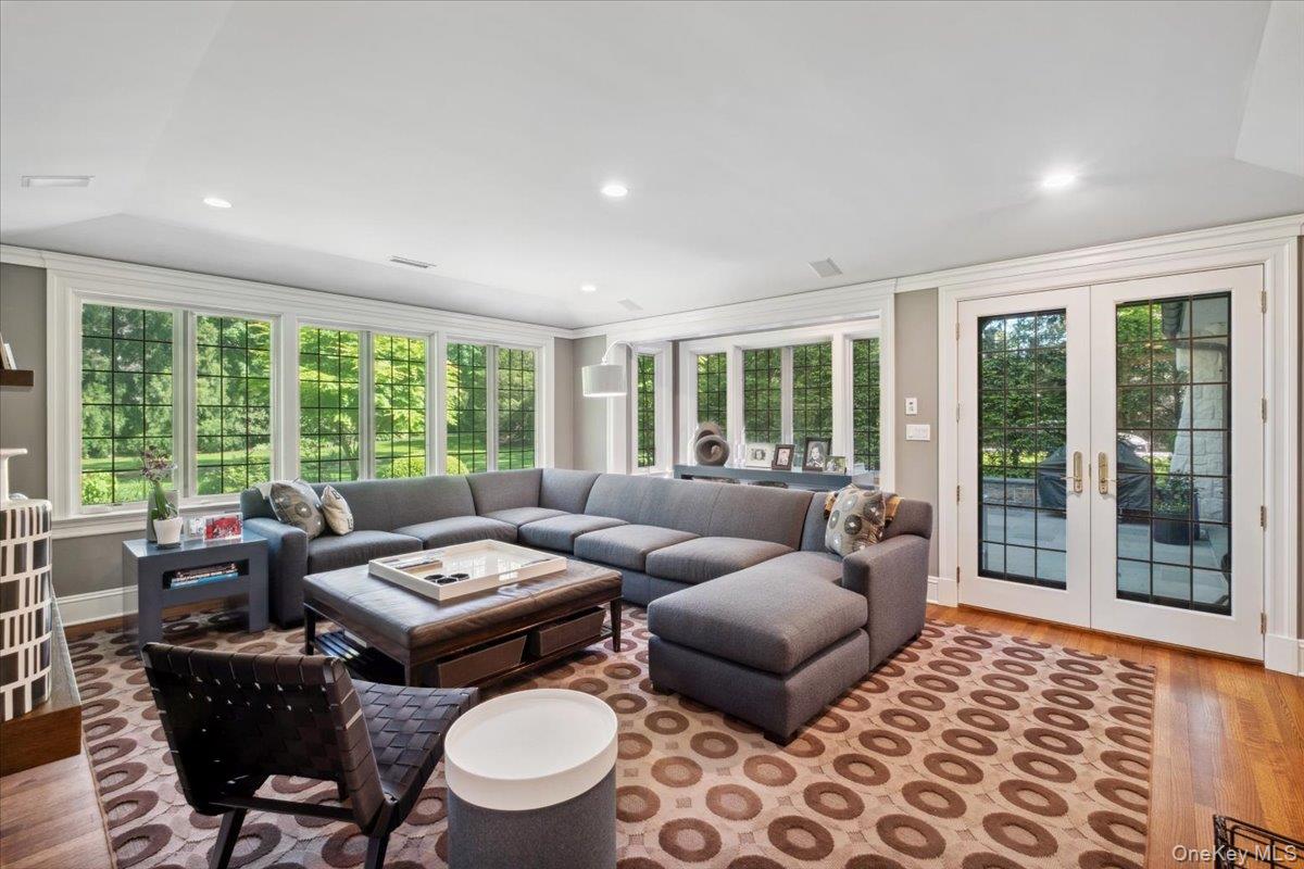 54 Inverness Road Scarsdale, NY 10583 - Photo 15 of 38