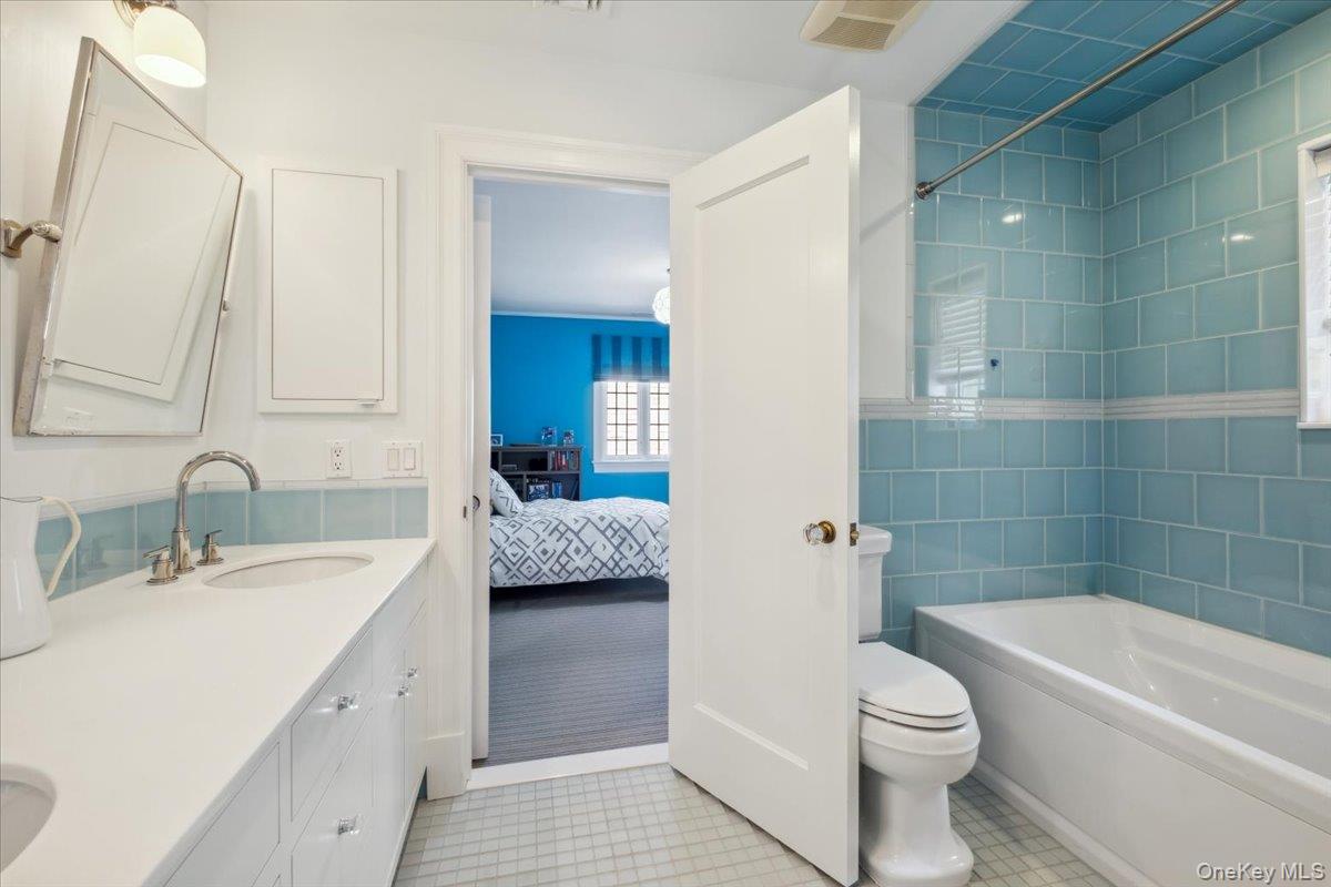 54 Inverness Road Scarsdale, NY 10583 - Photo 25 of 38