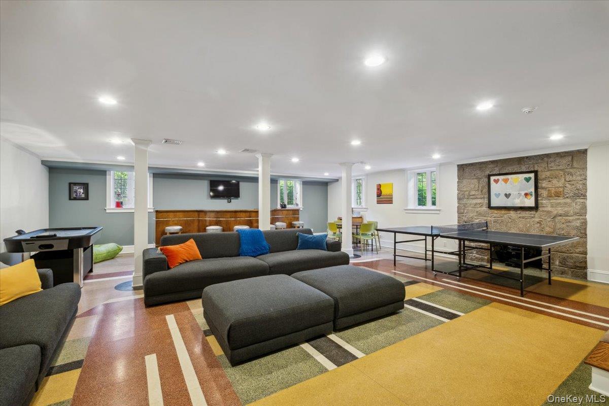 54 Inverness Road Scarsdale, NY 10583 - Photo 32 of 38