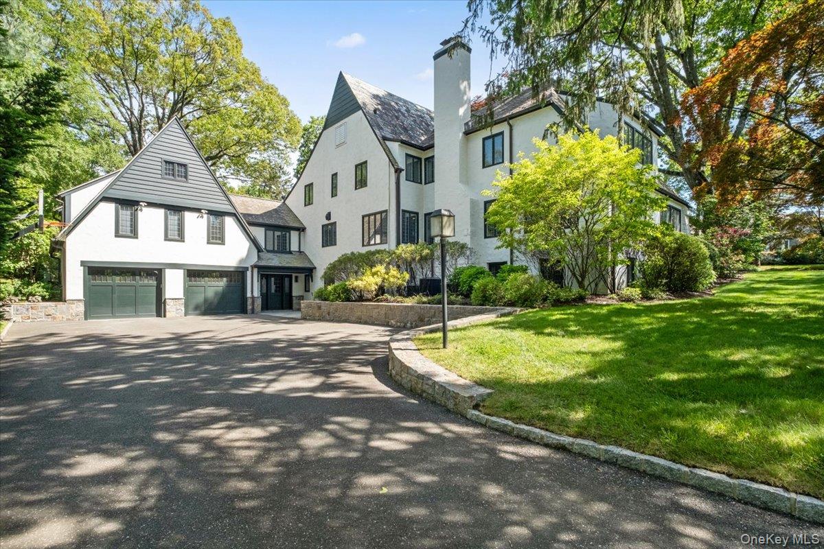 54 Inverness Road Scarsdale, NY 10583 - Photo 4 of 38