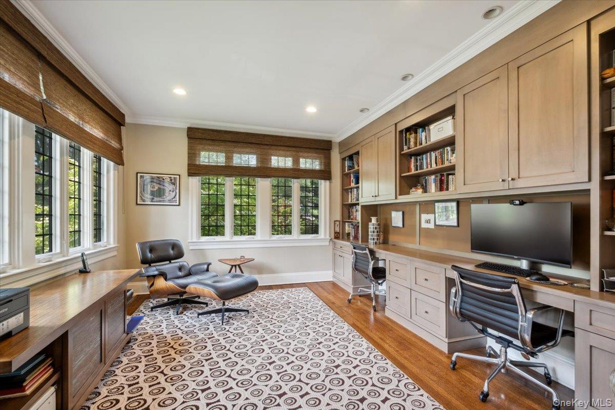 54 Inverness Road Scarsdale, NY 10583 - Photo 9 of 38