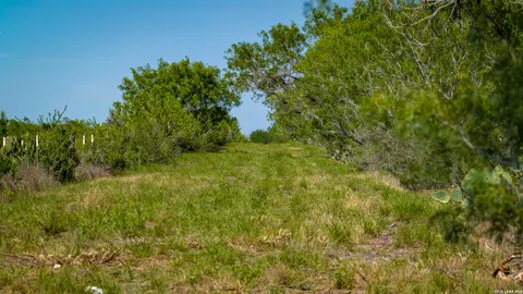 $2,532,000 | 422 F M 791, Campbellton, TX 78008