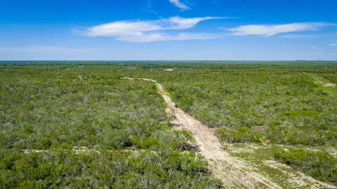 $2,532,000 | 422 F M 791, Campbellton, TX 78008