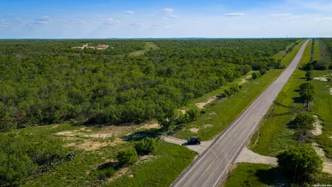 $2,532,000 | 422 F M 791, Campbellton, TX 78008
