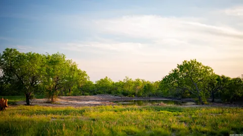 $2,532,000 | 422 F M 791, Campbellton, TX 78008