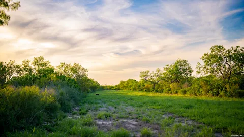 $2,532,000 | 422 F M 791, Campbellton, TX 78008