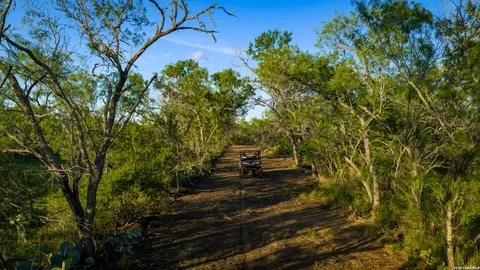$2,532,000 | 422 F M 791, Campbellton, TX 78008