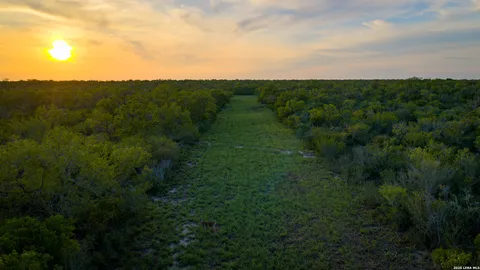 $2,532,000 | 422 F M 791, Campbellton, TX 78008