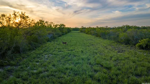 $2,532,000 | 422 F M 791, Campbellton, TX 78008