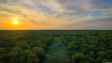 $2,532,000 | 422 F M 791, Campbellton, TX 78008
