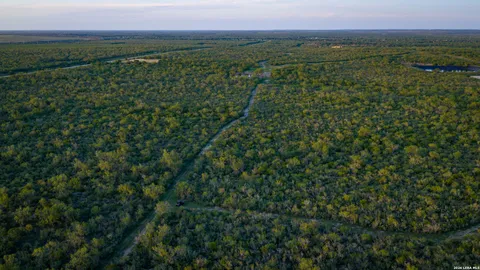 $2,532,000 | 422 F M 791, Campbellton, TX 78008