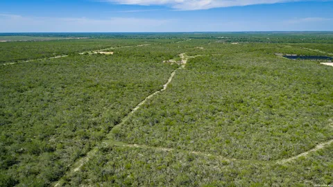 $2,532,000 | 422 F M 791, Campbellton, TX 78008