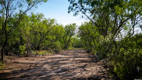 $2,532,000 | 422 F M 791, Campbellton, TX 78008