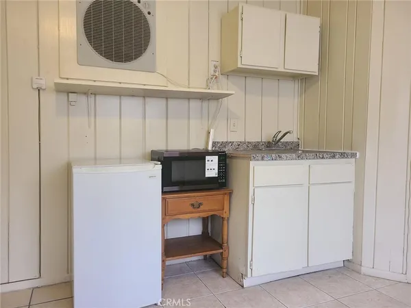 $650 | 14301 Frontage Road, Unit 11, North Edwards, CA 93523
