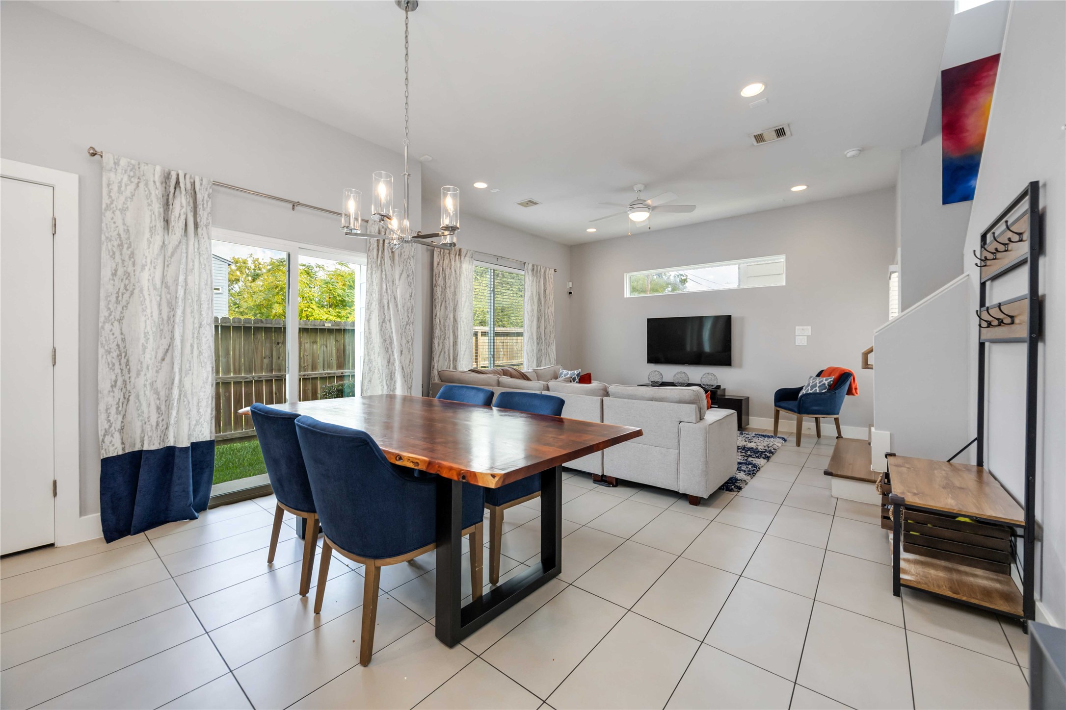 1854 Dan Street Houston, TX 77020 - Photo 3 of 20 So many windows and so much natural light