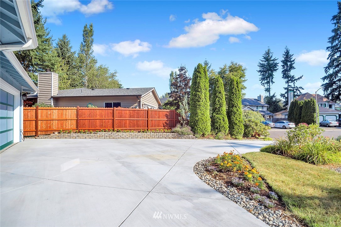 2428 166th Place Southeast Bothell, WA 98012 - Photo 4 of 21