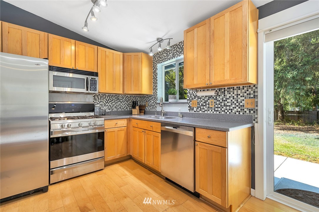 2428 166th Place Southeast Bothell, WA 98012 - Photo 9 of 21
