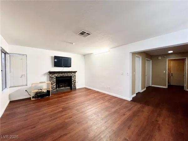 $2,970 | 6776 Quinella Drive, Las Vegas, NV 89103