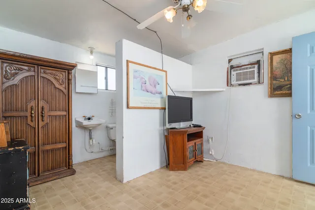 a view of a storage & utility room