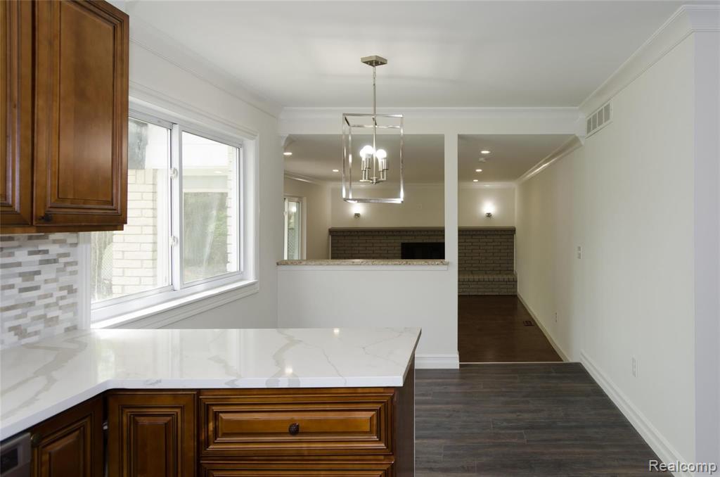18151 Ramsgate Drive Lathrup Village, MI 48076 - Photo 24 of 47