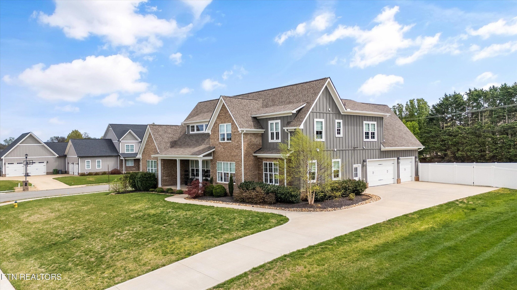 2206 Rockingham Drive Maryville, TN 37803 - Photo 2 of 40 Gallery Image 2