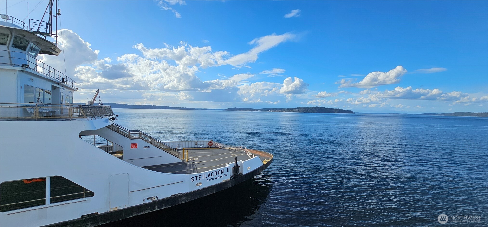 10115 Edgewood Drive Anderson Island, WA 98303 - Photo 8 of 16 a view of a livingroom with furniture