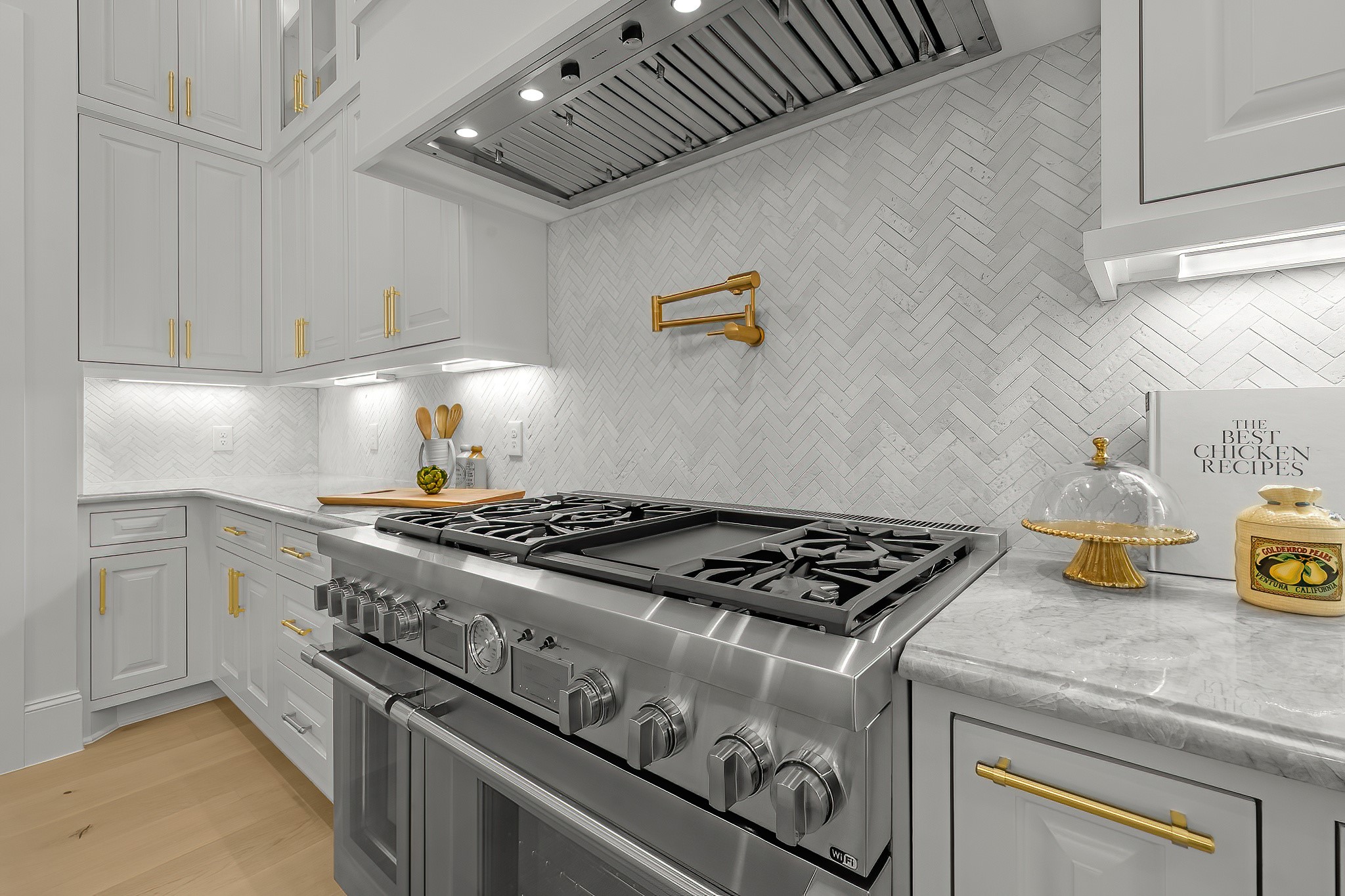 26041 Crown Ranch Boulevard Montgomery, TX 77316 - Photo 20 of 48 a stove top oven sitting inside of a kitchen