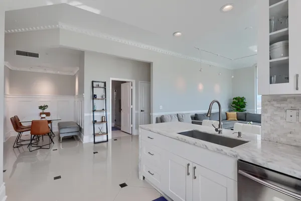 $3,995 | 300 South Australian Avenue, Unit 818, West Palm Beach, FL 33401