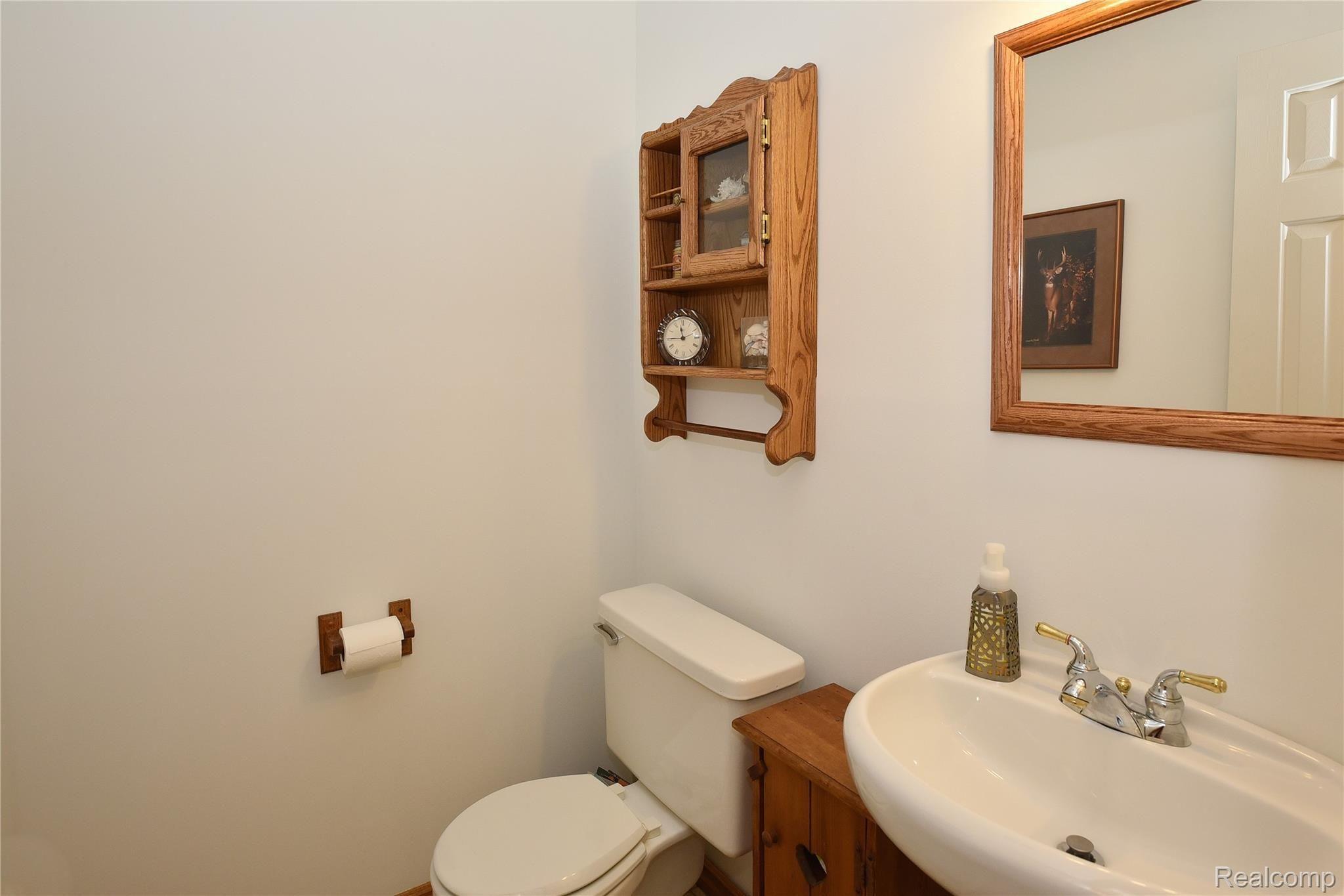 2962 Mohawk Lane Rochester, MI 48306 - Photo 18 of 28 Half Bath