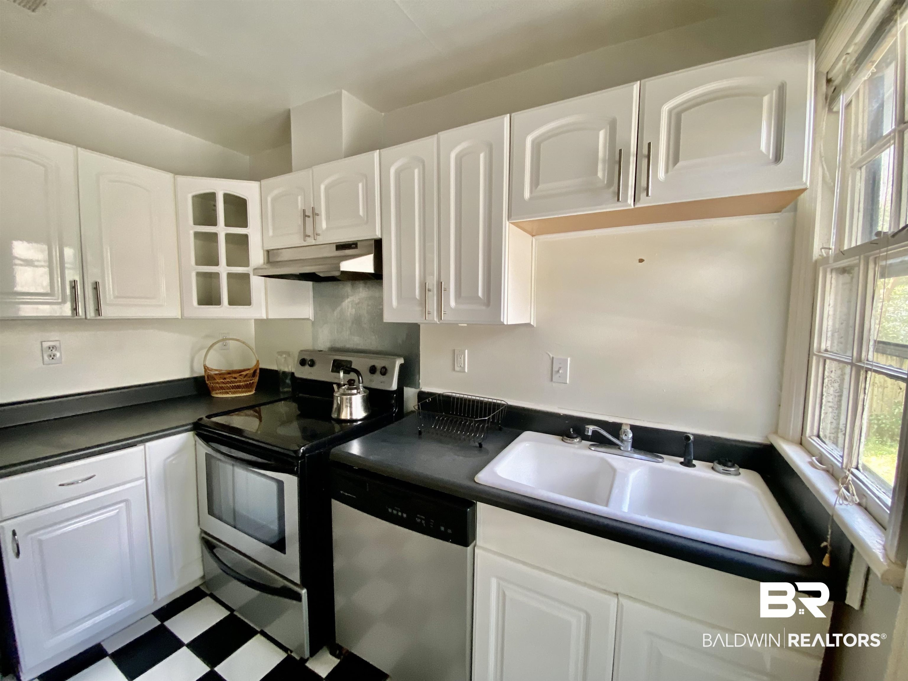 323 Pineview Lane Mobile, AL 36608 - Photo 6 of 19 Stainless Appliances