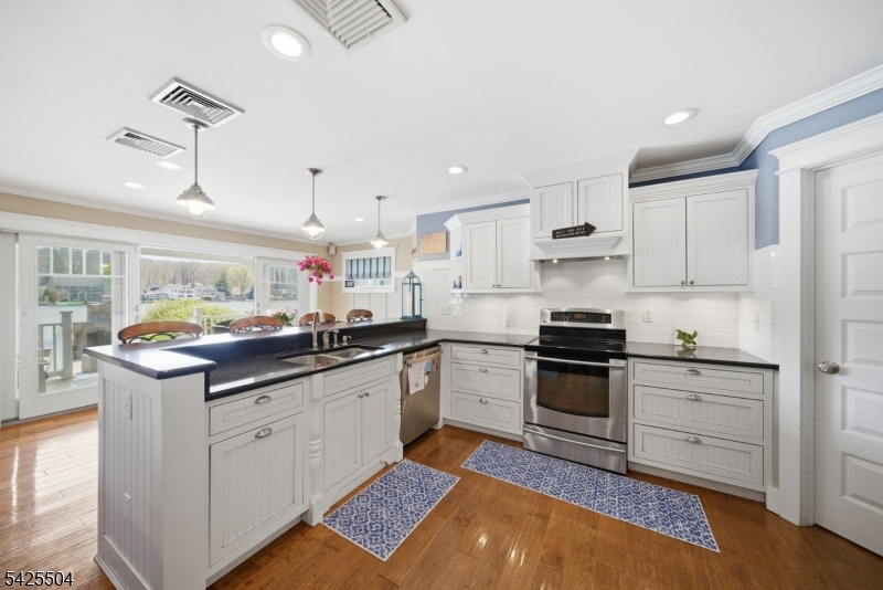 84 West Shore Road Denville, NJ 07834 - Photo 11 of 50