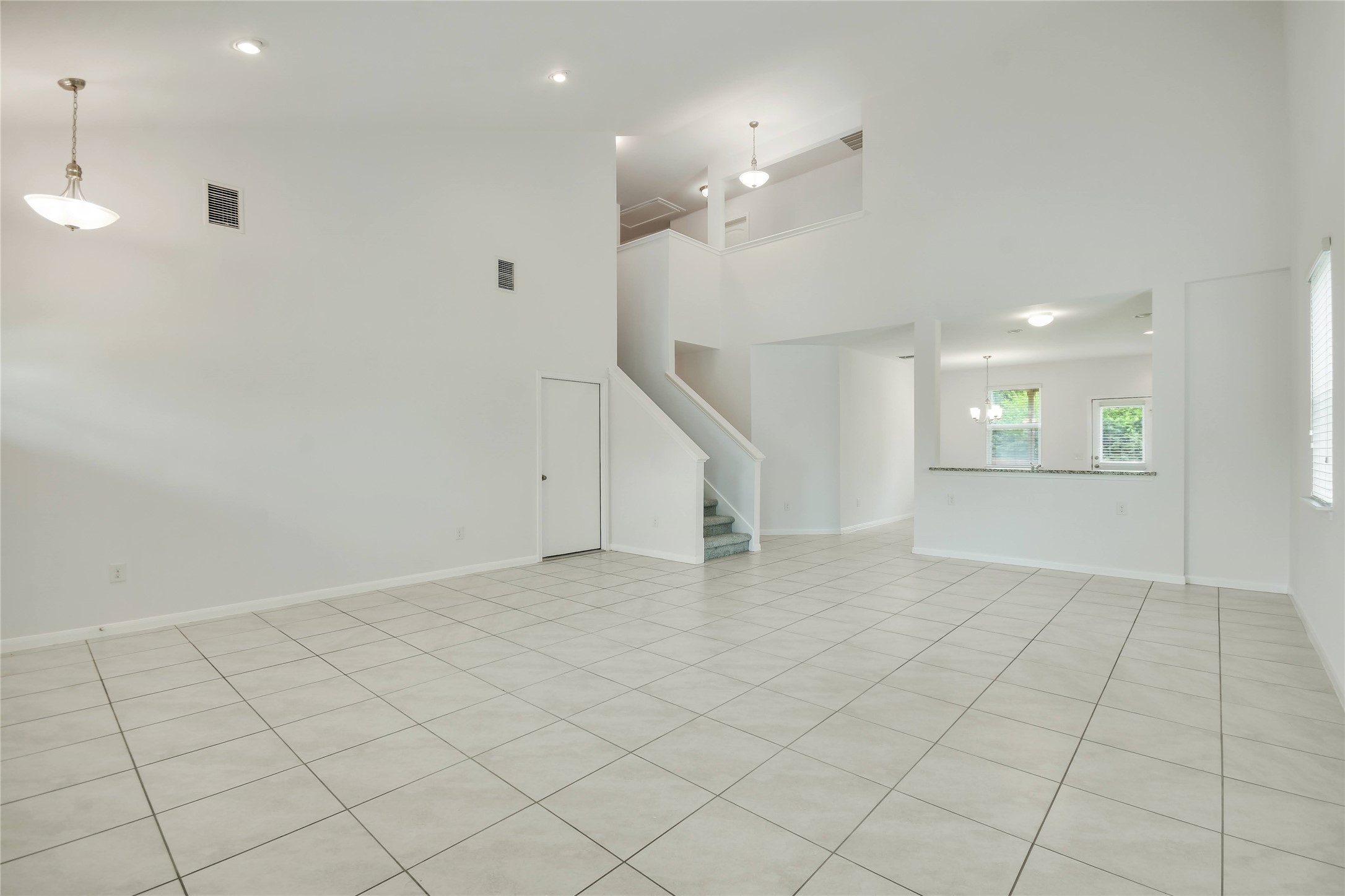6525 Ranchito Drive Austin, TX 78744 - Photo 7 of 36