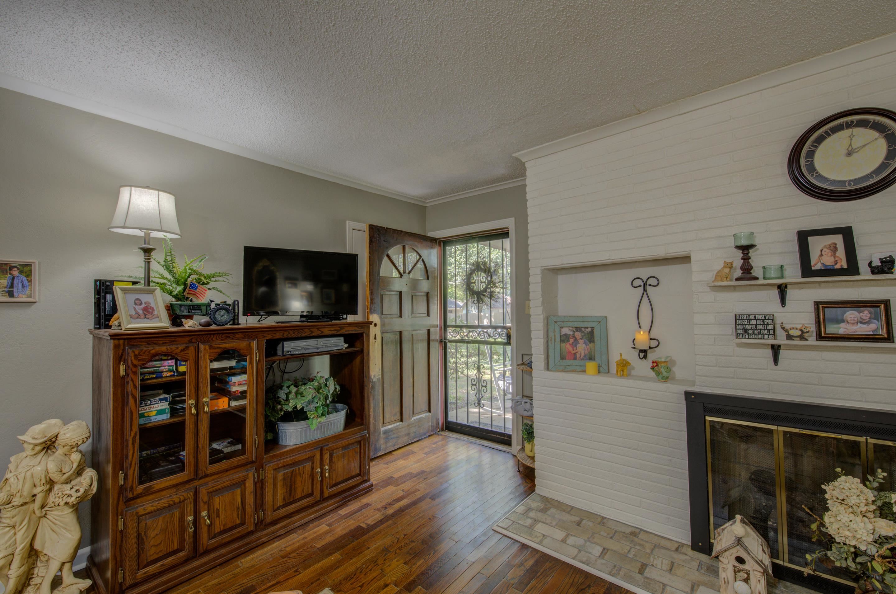1256 Mullins Station Road Memphis, TN 38134 - Photo 2 of 22