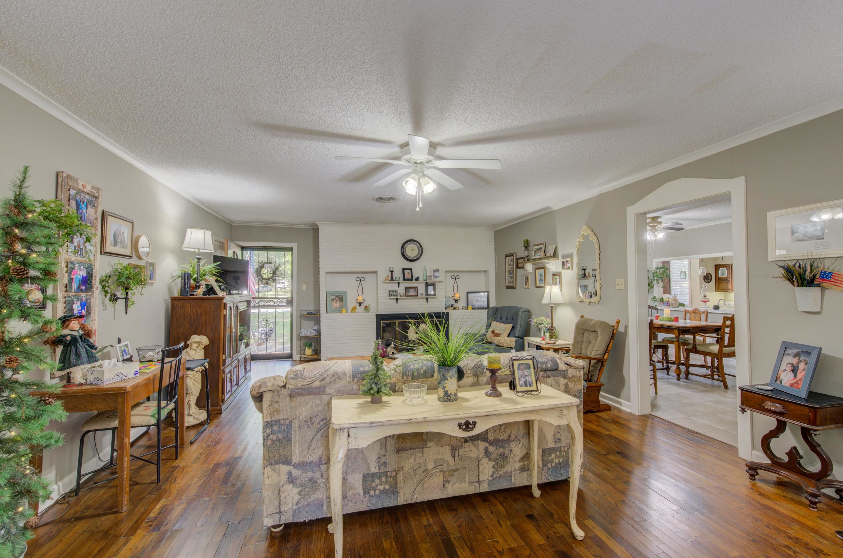 1256 Mullins Station Road Memphis, TN 38134 - Photo 4 of 22