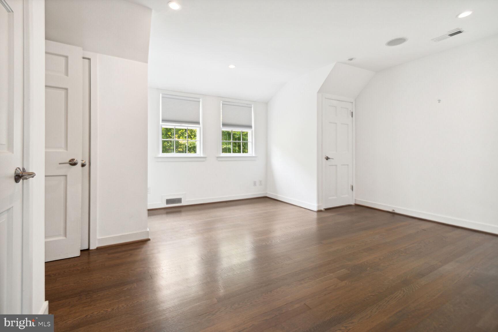 3712 Fordham Road Northwest Washington, DC 20016 - Photo 33 of 45 Bright and airy blank canvas space.