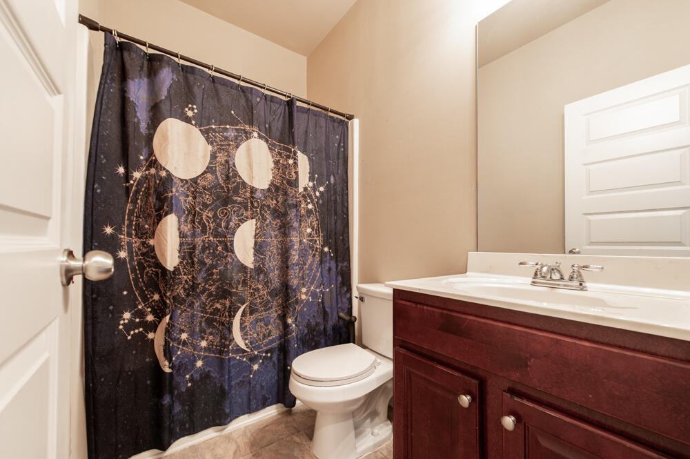 2771 Huntcliffe Drive Augusta, GA 30909 - Photo 21 of 32 Full Guest Bath!