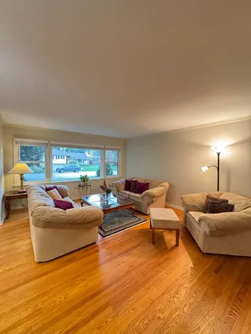 $750,000 | 901 Brookline Lane, Park Ridge, IL 60068