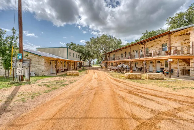 $2,800,000 | 100 Scott Drive, Tow, TX 78672