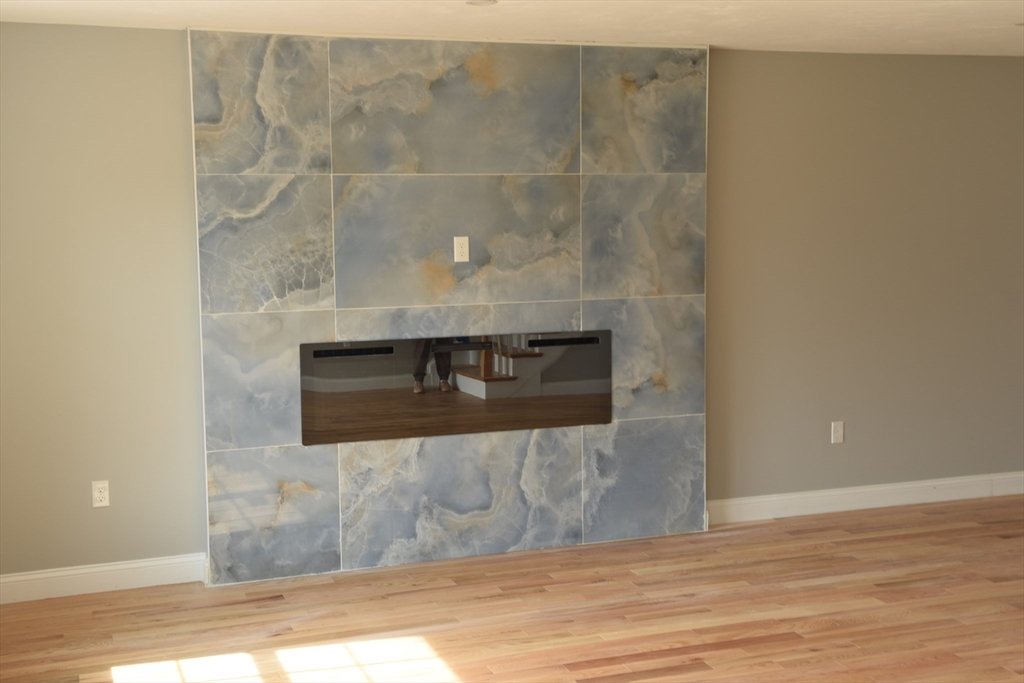 59 Sunderland Road Worcester, MA 01604 - Photo 8 of 21 Gallery Image 8