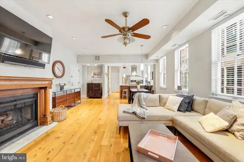 $425,000 | 102-22 Church Street, Unit 309, Philadelphia, PA 19106