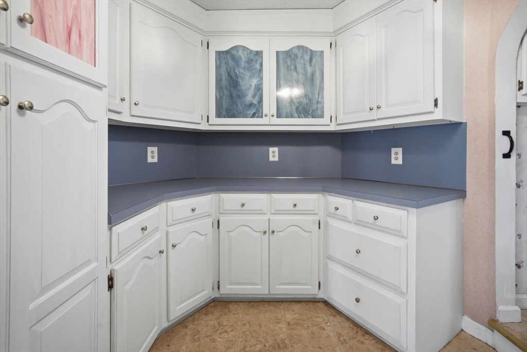 98 Greenpoint Circle Chicopee, MA 01020 - Photo 14 of 41