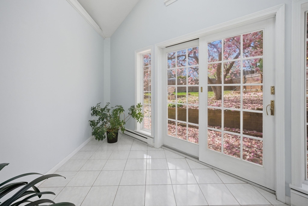 98 Greenpoint Circle Chicopee, MA 01020 - Photo 17 of 41