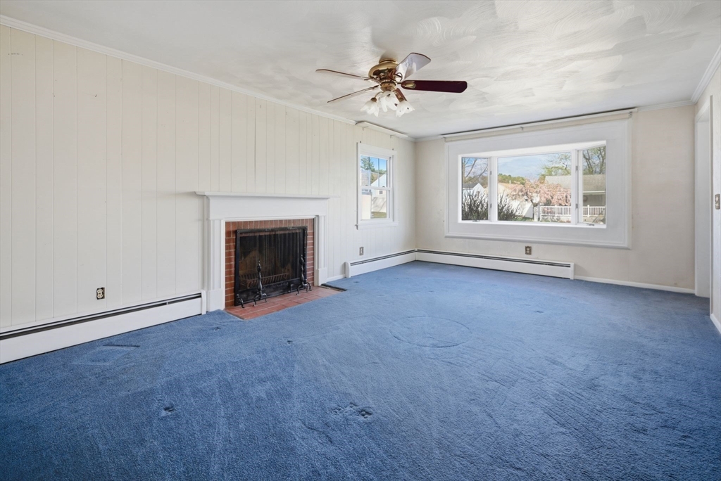 98 Greenpoint Circle Chicopee, MA 01020 - Photo 7 of 41