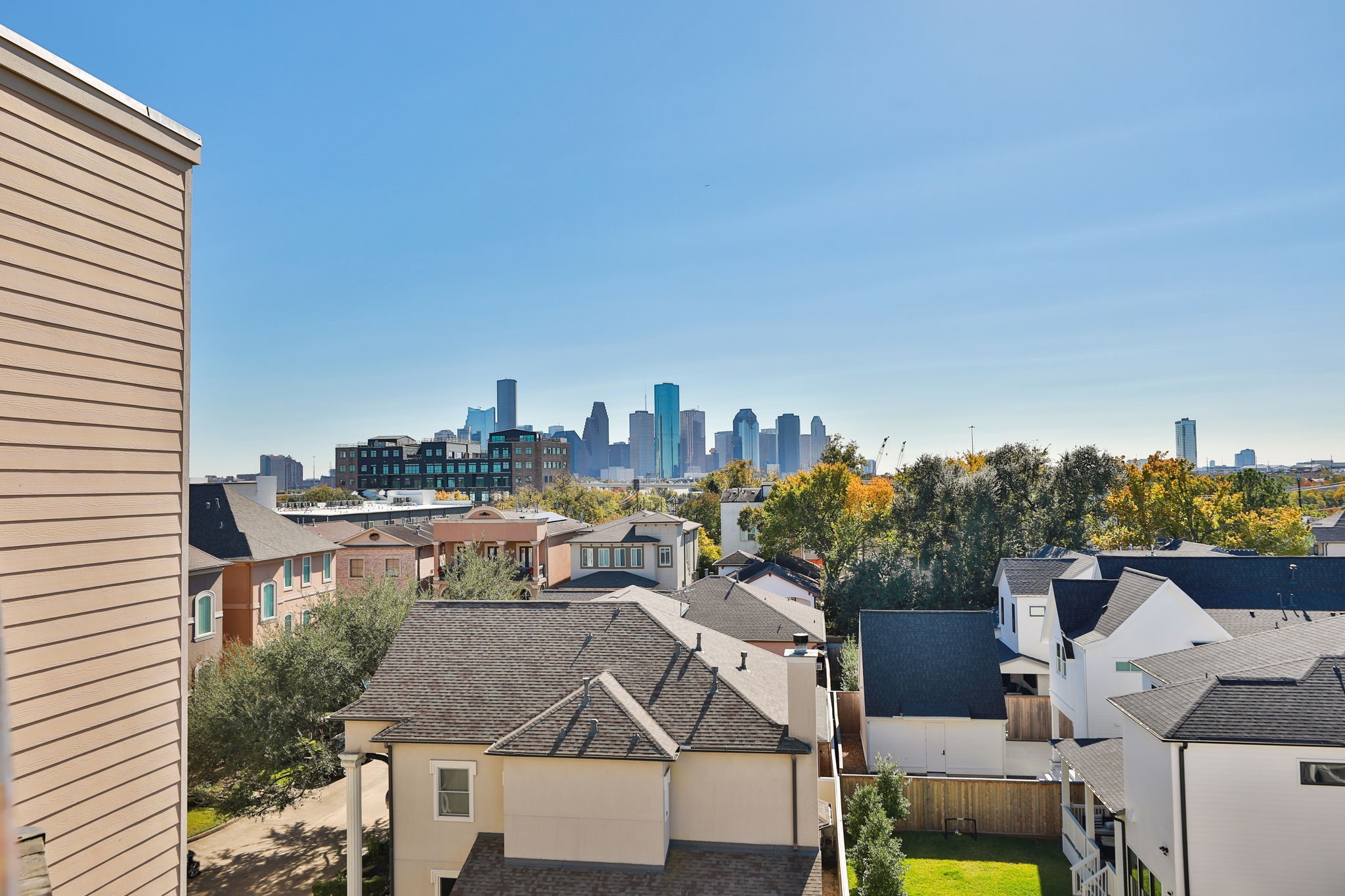 2802 Morrison Street, Unit 201 Houston, TX 77009 - Photo 42 of 50 a view of a city from a terrace
