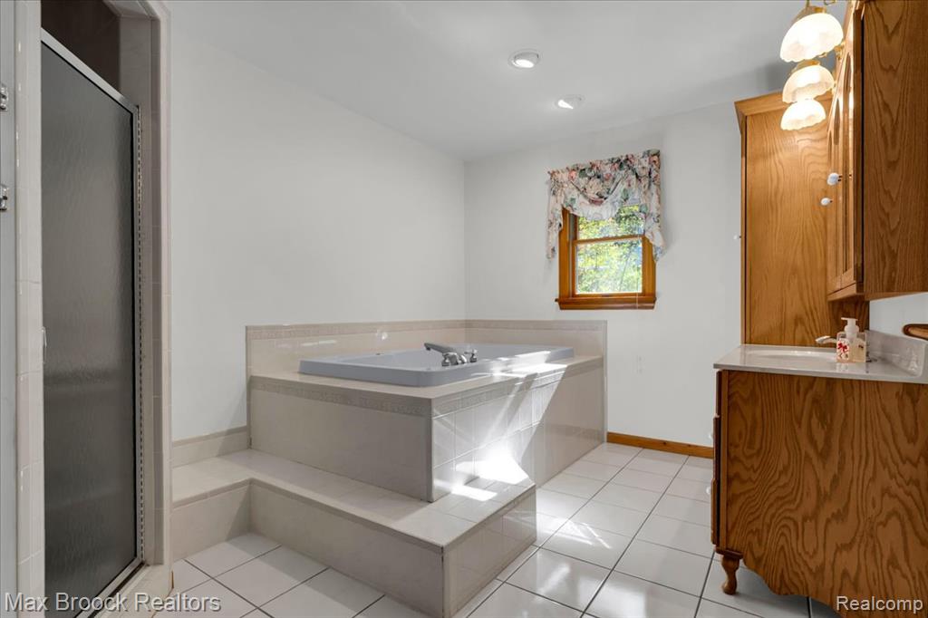 1829 Farnsworth Road Lapeer, MI 48446 - Photo 20 of 52