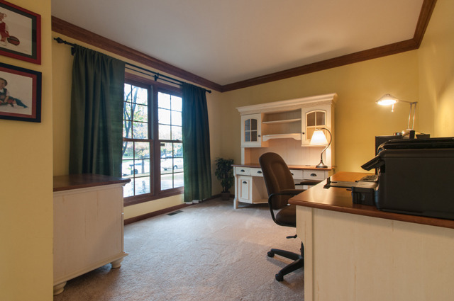3087 Wagner Road Aurora, IL 60502 - Photo 13 of 20 a workspace with furniture and a window