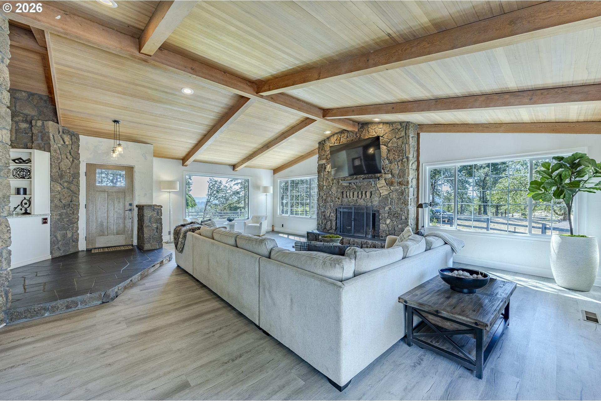 86616 Pine Grove Road Eugene, OR 97402 - Photo 8 of 48 Gallery Image 8
