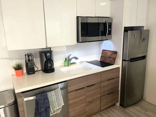 $1,900 | 1560 Meridian Avenue, Unit 103, Miami Beach, FL 33139