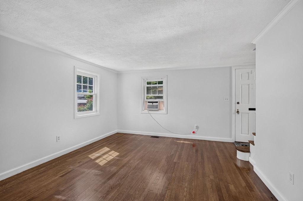 80 Stevens Street Andover, MA 01810 - Photo 7 of 34