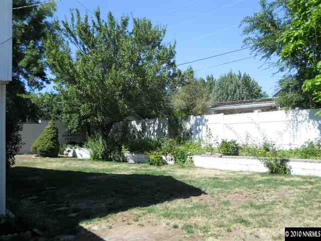 1172 Williams Avenue Reno, NV 89503 - Photo 4 of 6 a view of yard with green space